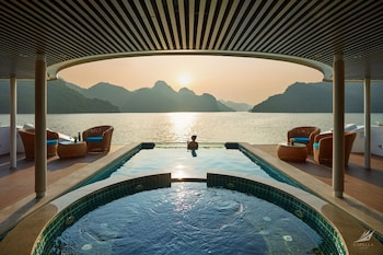 halong capella cruise