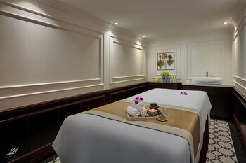 halong capella cruise