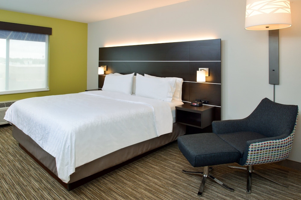 holiday inn express and suites pueblo north by ihg
