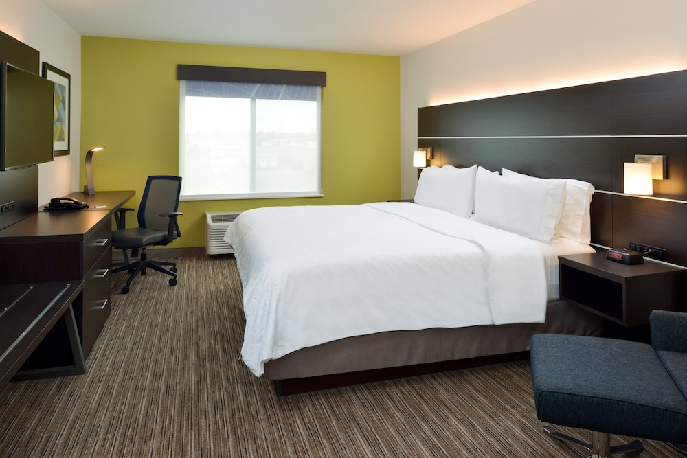 holiday inn express and suites pueblo north by ihg