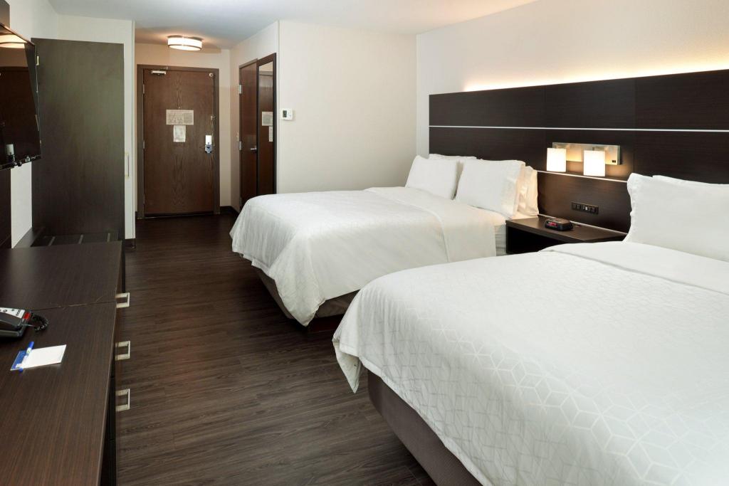 holiday inn express and suites pueblo north by ihg