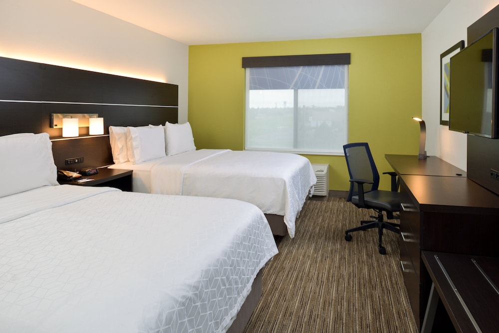 holiday inn express and suites pueblo north by ihg