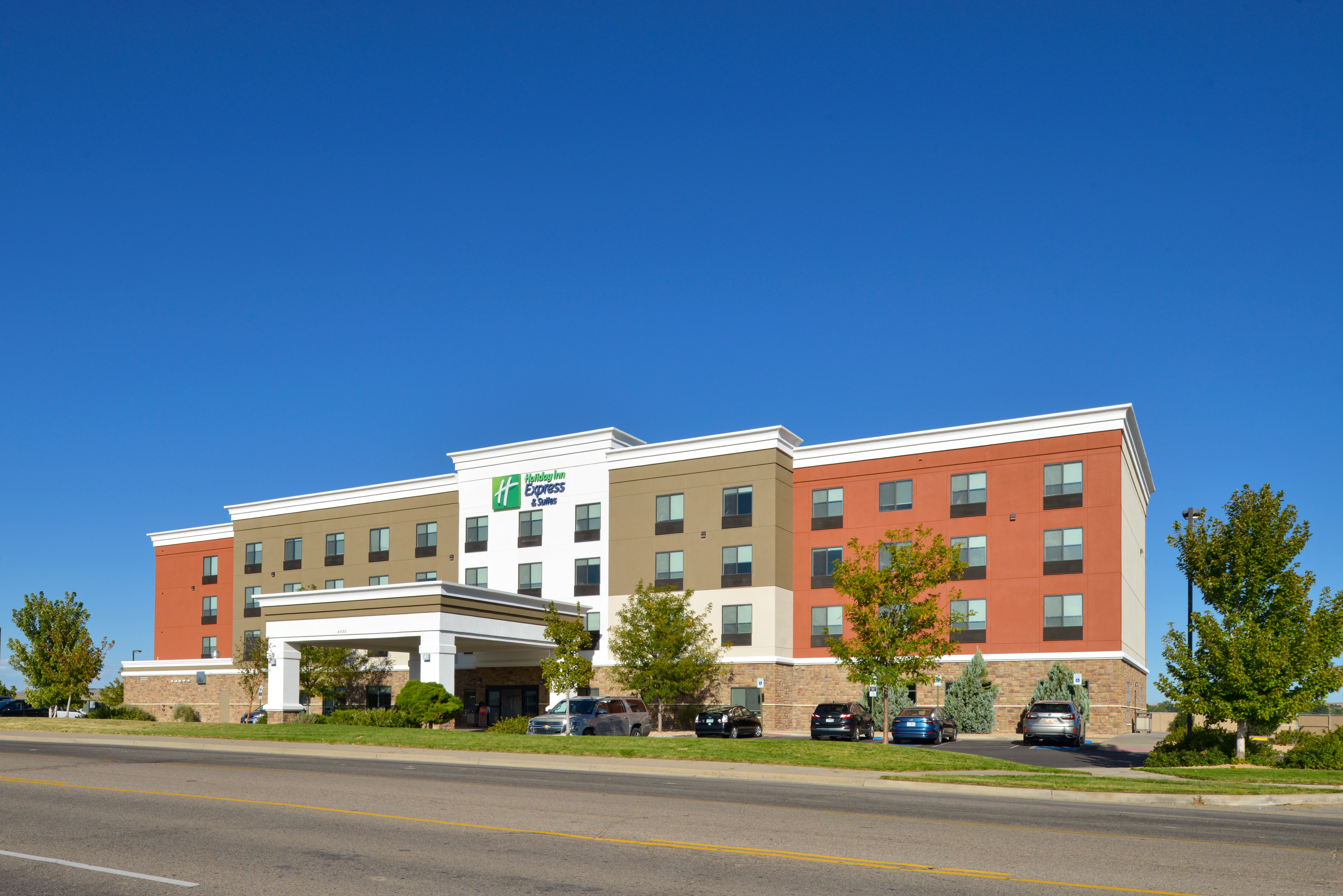 holiday inn express and suites pueblo north by ihg