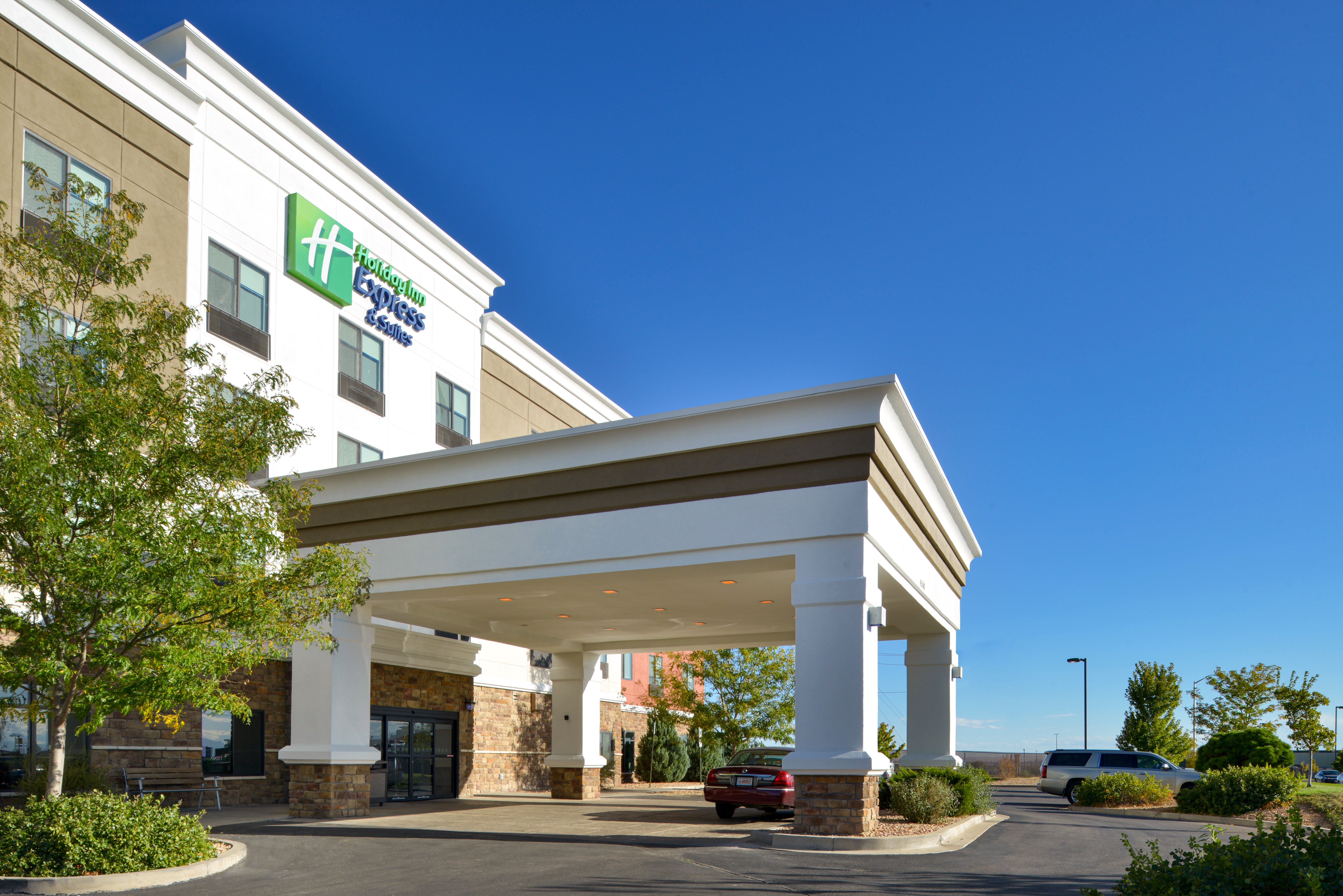 holiday inn express and suites pueblo north by ihg