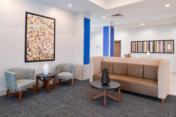 holiday inn express and suites pueblo north by ihg