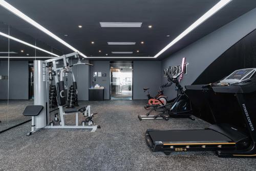 atour hotel industrial park dongsha lake