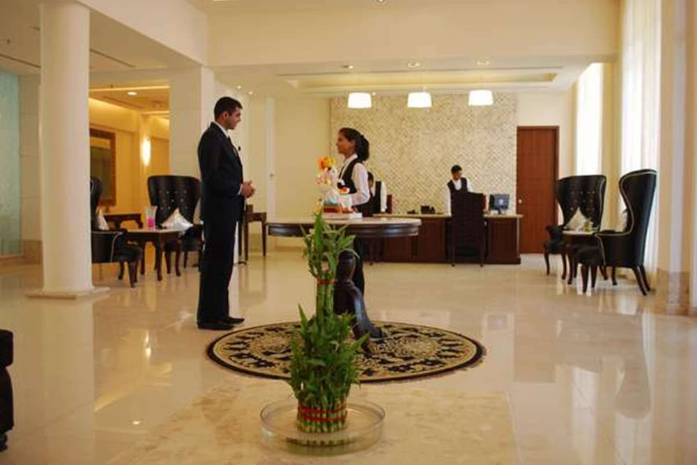 ambrosia sarovar portico