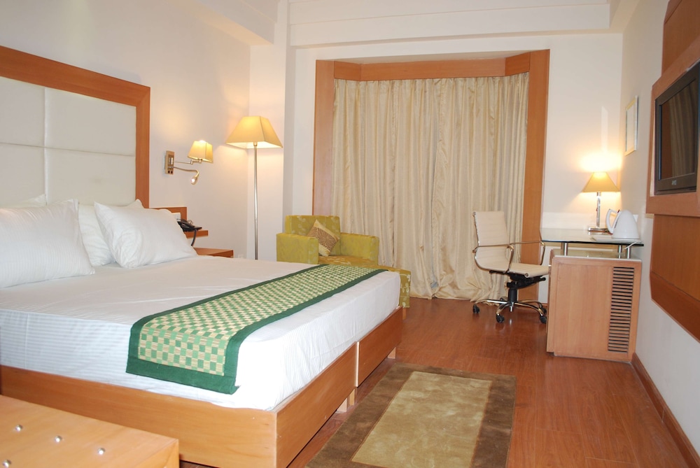 ambrosia sarovar portico