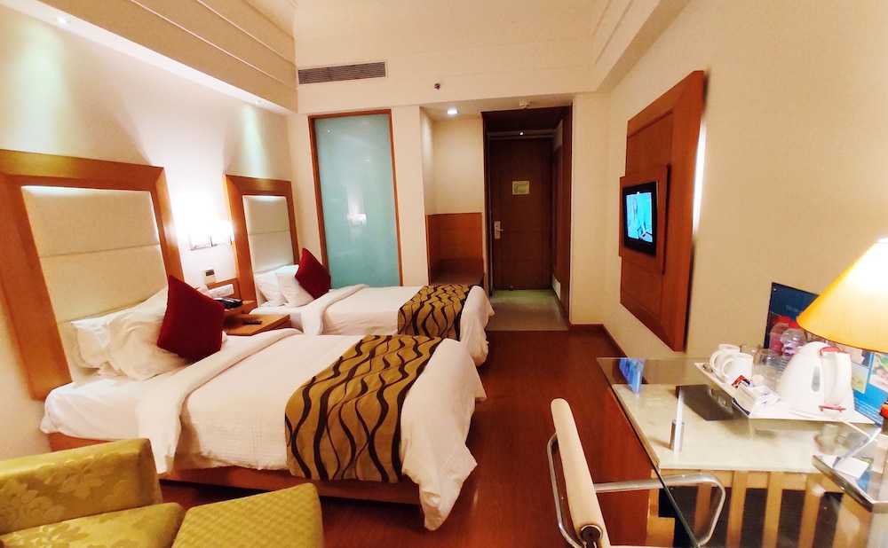 ambrosia sarovar portico