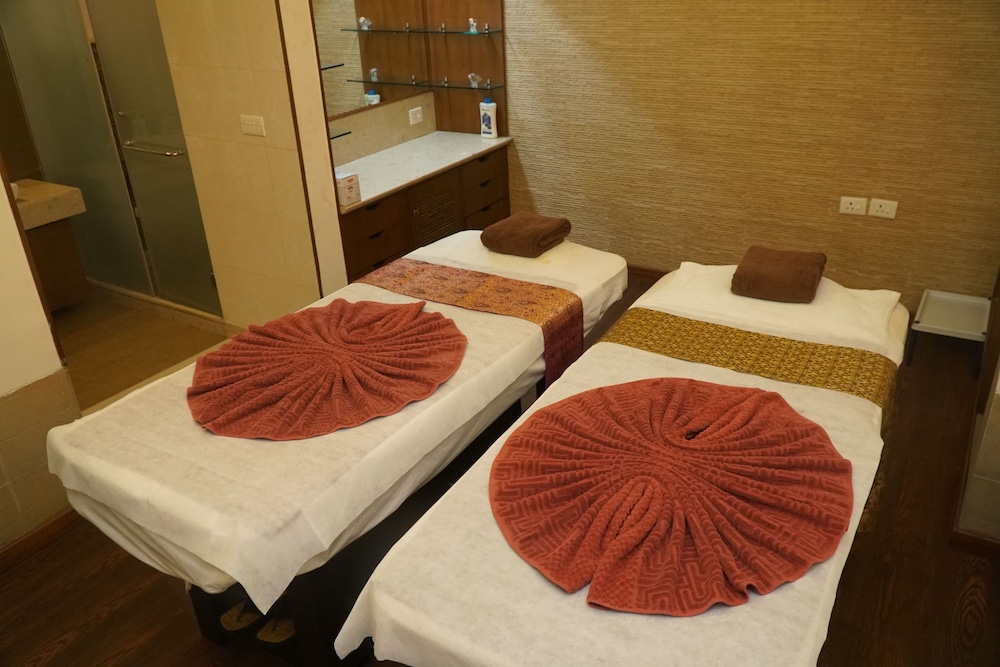 ambrosia sarovar portico