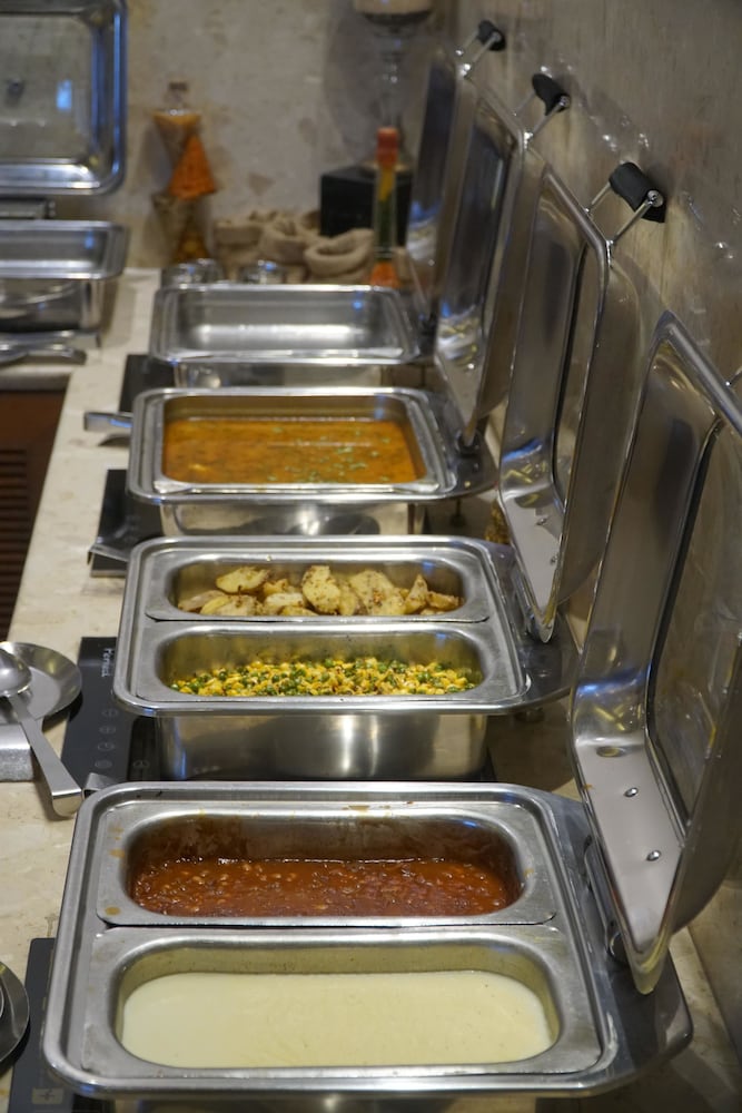 ambrosia sarovar portico
