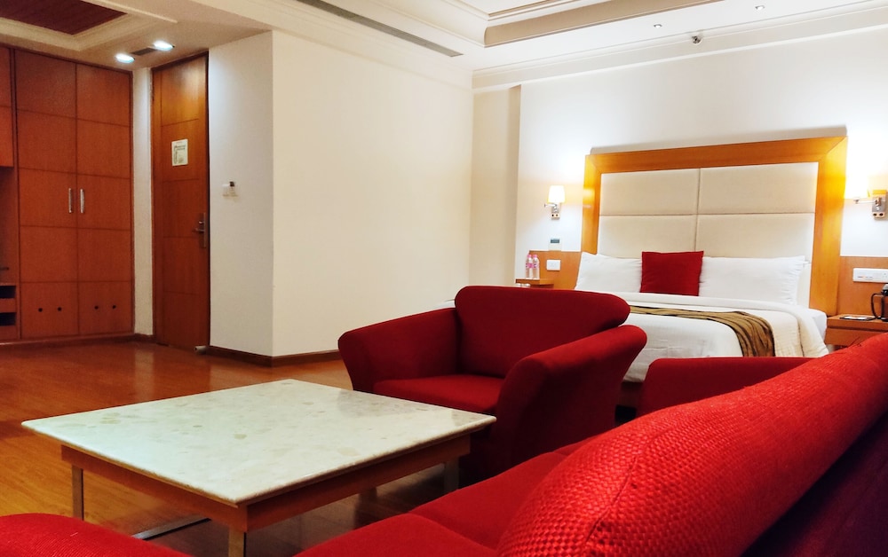 ambrosia sarovar portico