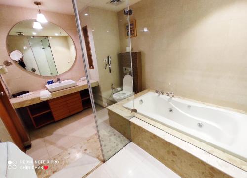 ambrosia sarovar portico