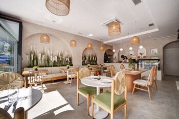 the pearl suites