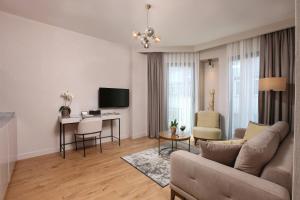 the pearl suites