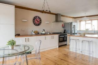 the bear hotel crickhowell