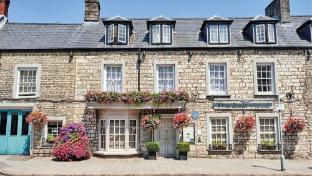 the bear hotel crickhowell