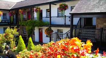 the bear hotel crickhowell
