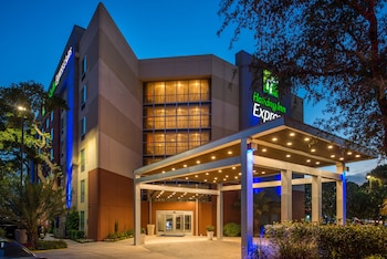 holiday inn express and suites san antonio medical six flags