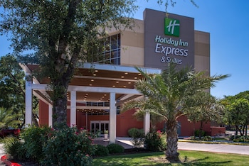 holiday inn express and suites san antonio medical six flags