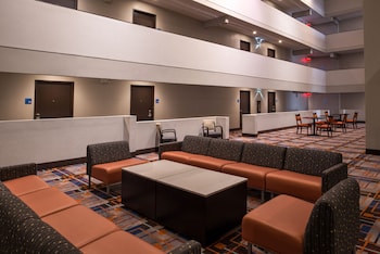 holiday inn express and suites san antonio medical six flags
