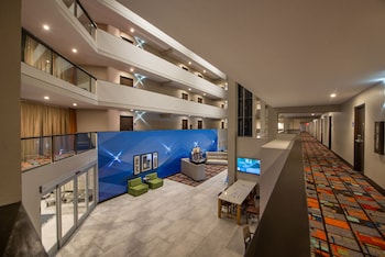 holiday inn express and suites san antonio medical six flags