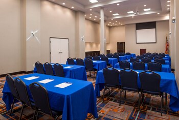 holiday inn express and suites san antonio medical six flags