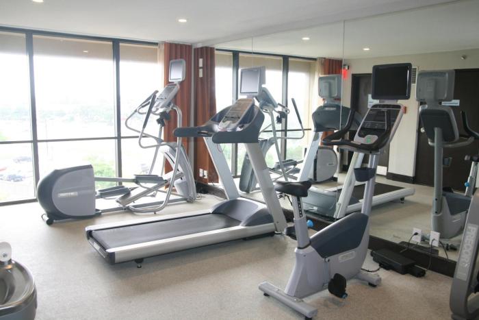 holiday inn express and suites san antonio medical six flags