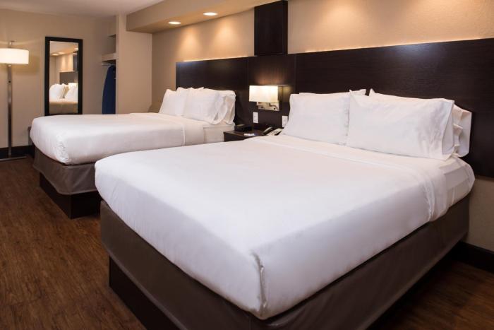 holiday inn express and suites san antonio medical six flags