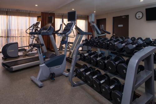 holiday inn express and suites san antonio medical six flags