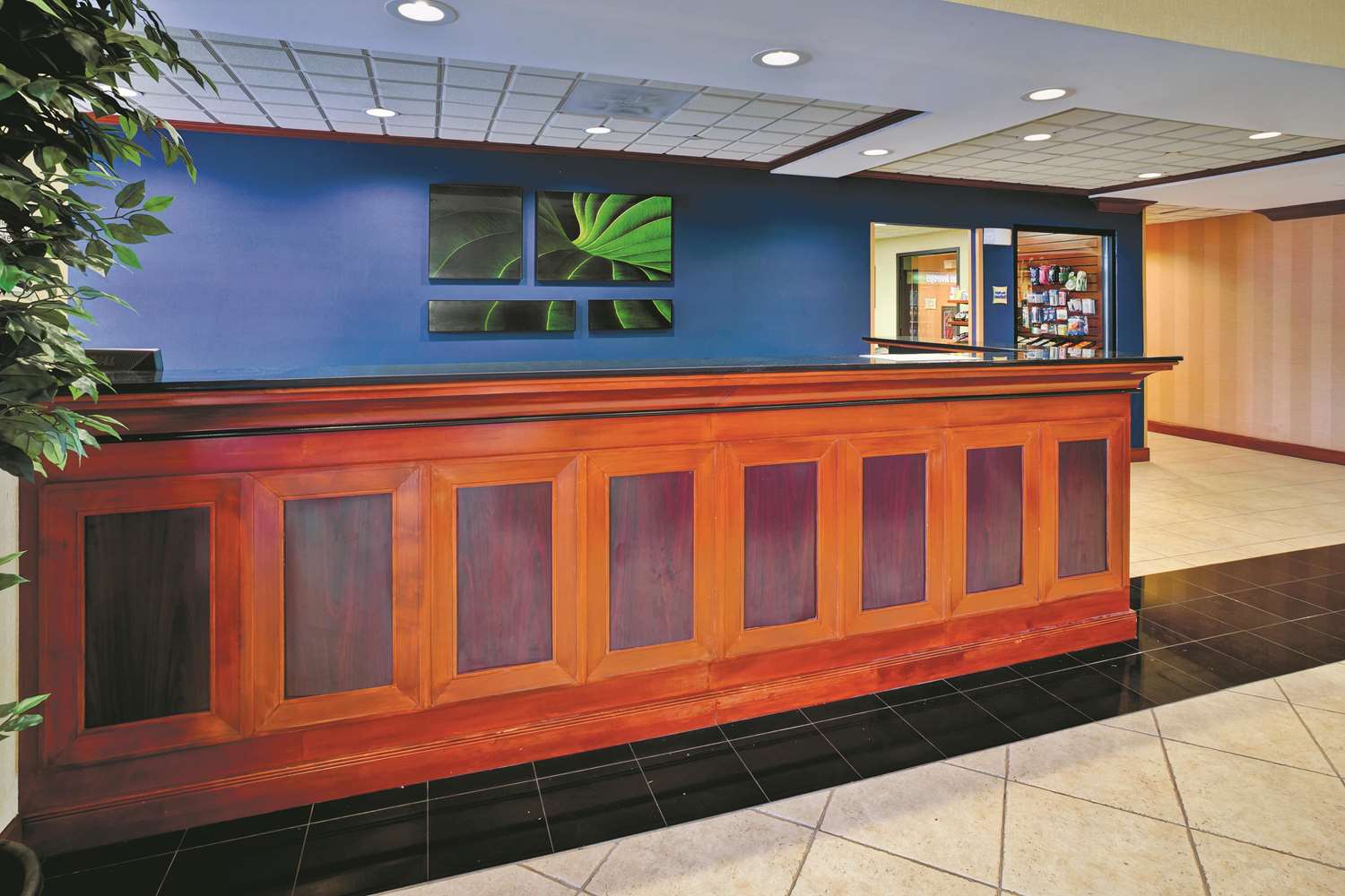 holiday inn express coventry s west warwick area