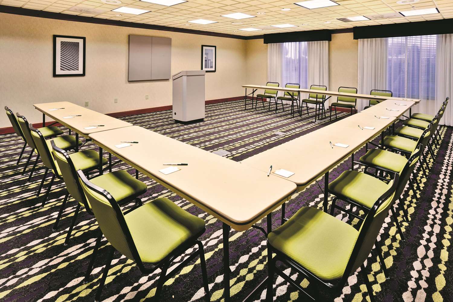 holiday inn express coventry s west warwick area
