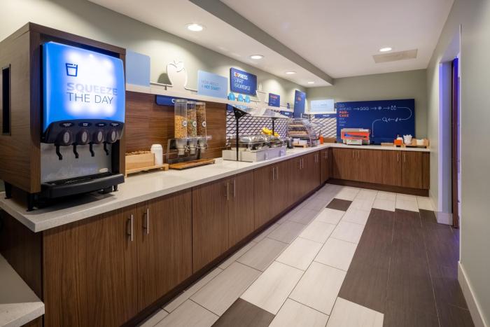 holiday inn express coventry s west warwick area