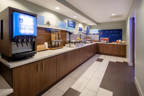 holiday inn express coventry s west warwick area