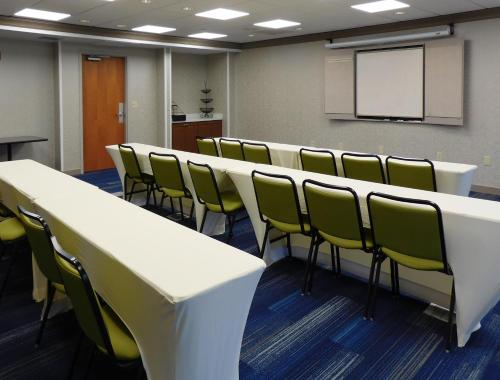 holiday inn express coventry s west warwick area