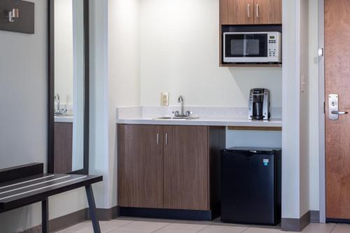 holiday inn express coventry s west warwick area