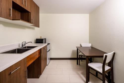 holiday inn express coventry s west warwick area