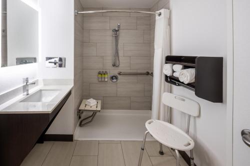 holiday inn express coventry s west warwick area