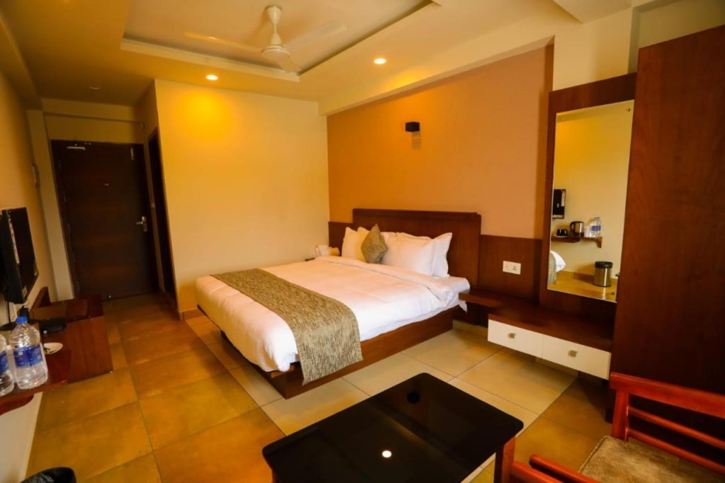 Zubis Inn Hotel,Kolagappara>>Kalpetta,3 star