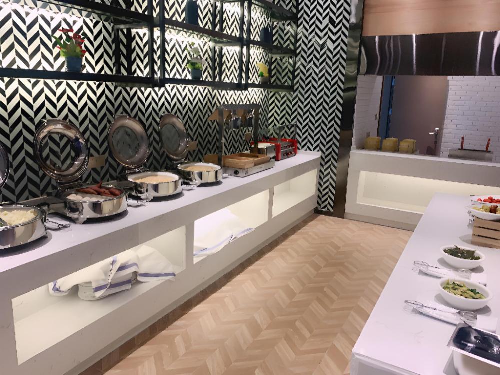 borrman hotel zhonghsan guzheng huayi plaza light rail station