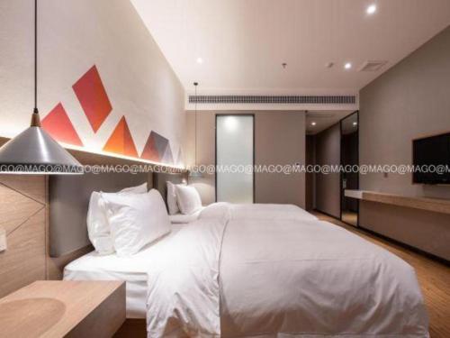 borrman hotel zhonghsan guzheng huayi plaza light rail station