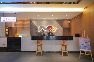 borrman hotel zhonghsan guzheng huayi plaza light rail station