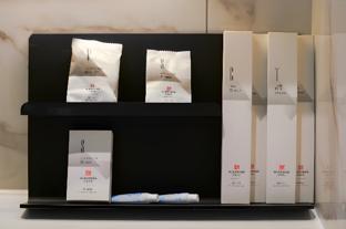 borrman hotel zhonghsan guzheng huayi plaza light rail station