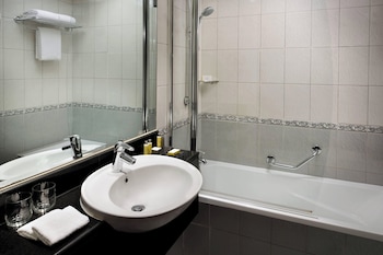 dubai marriott harbour hotel and suites