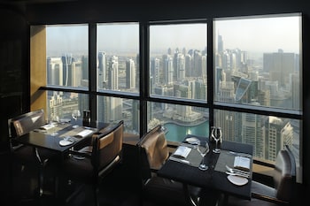dubai marriott harbour hotel and suites