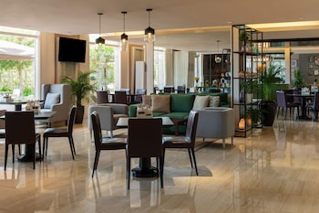 dubai marriott harbour hotel and suites