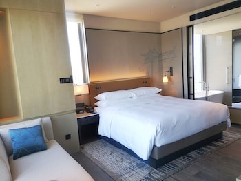 courtyard by marriott luoyang