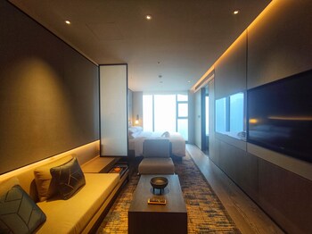 courtyard by marriott luoyang
