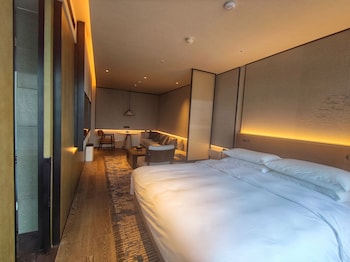 courtyard by marriott luoyang