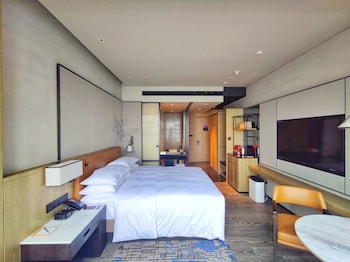 courtyard by marriott luoyang